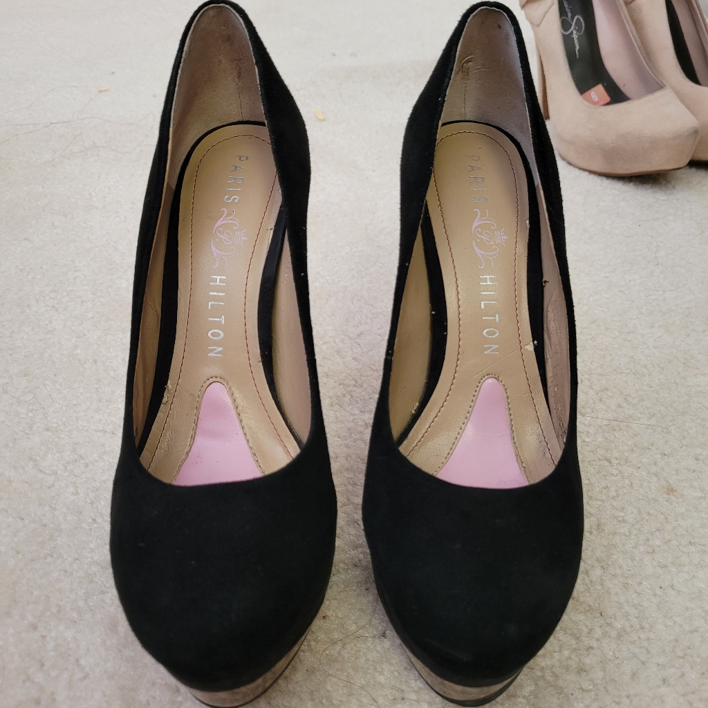 Paris Hilton Suede Pumps
